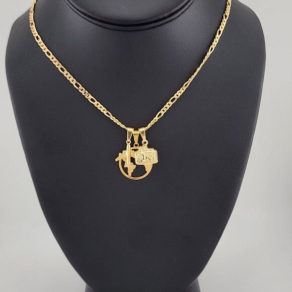 Chic and Timeless: 18k Gold Filled Three-Pendant Necklace – Brazilian Crafted - Picture 3 of 9